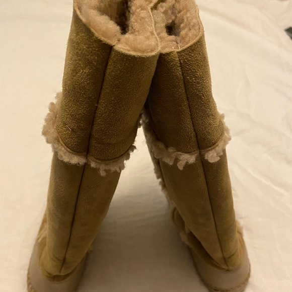 Tory Burch shearling boots - Picture 3 of 4